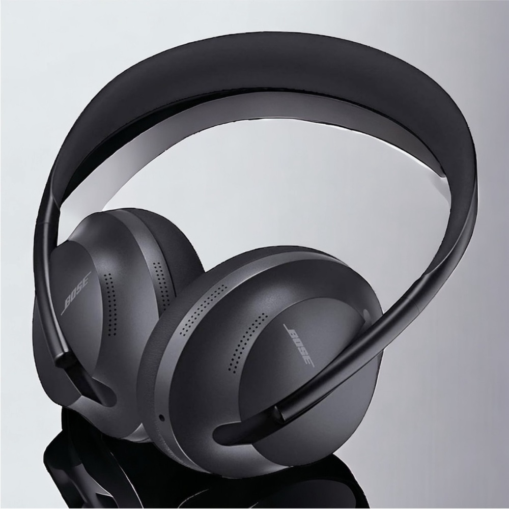Bose 700 Noise-Cancelling Headphones